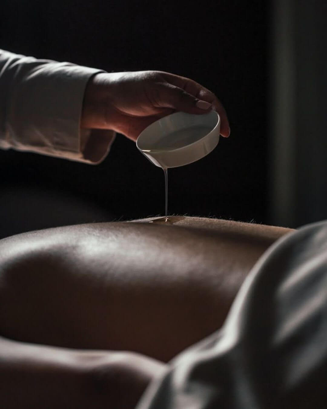 Alquimia Massagens - Terapeuta Deslizar Ouro Líquido